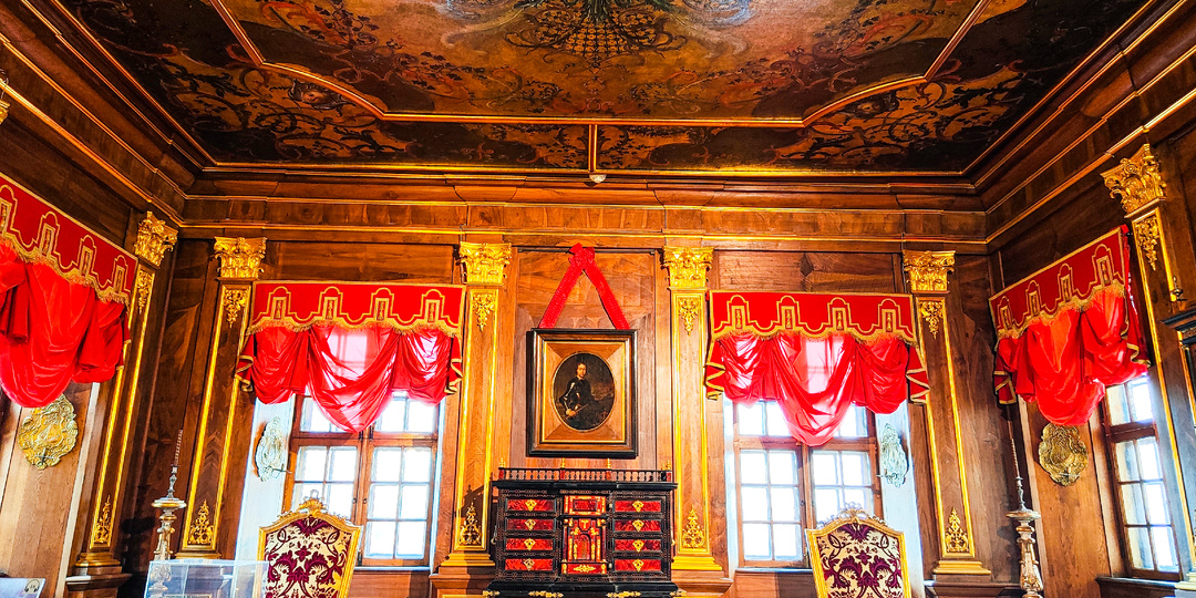 Как Меншиков построил дворец роскошнее, чем у Петра I и почему царь не обижался на такую наглость