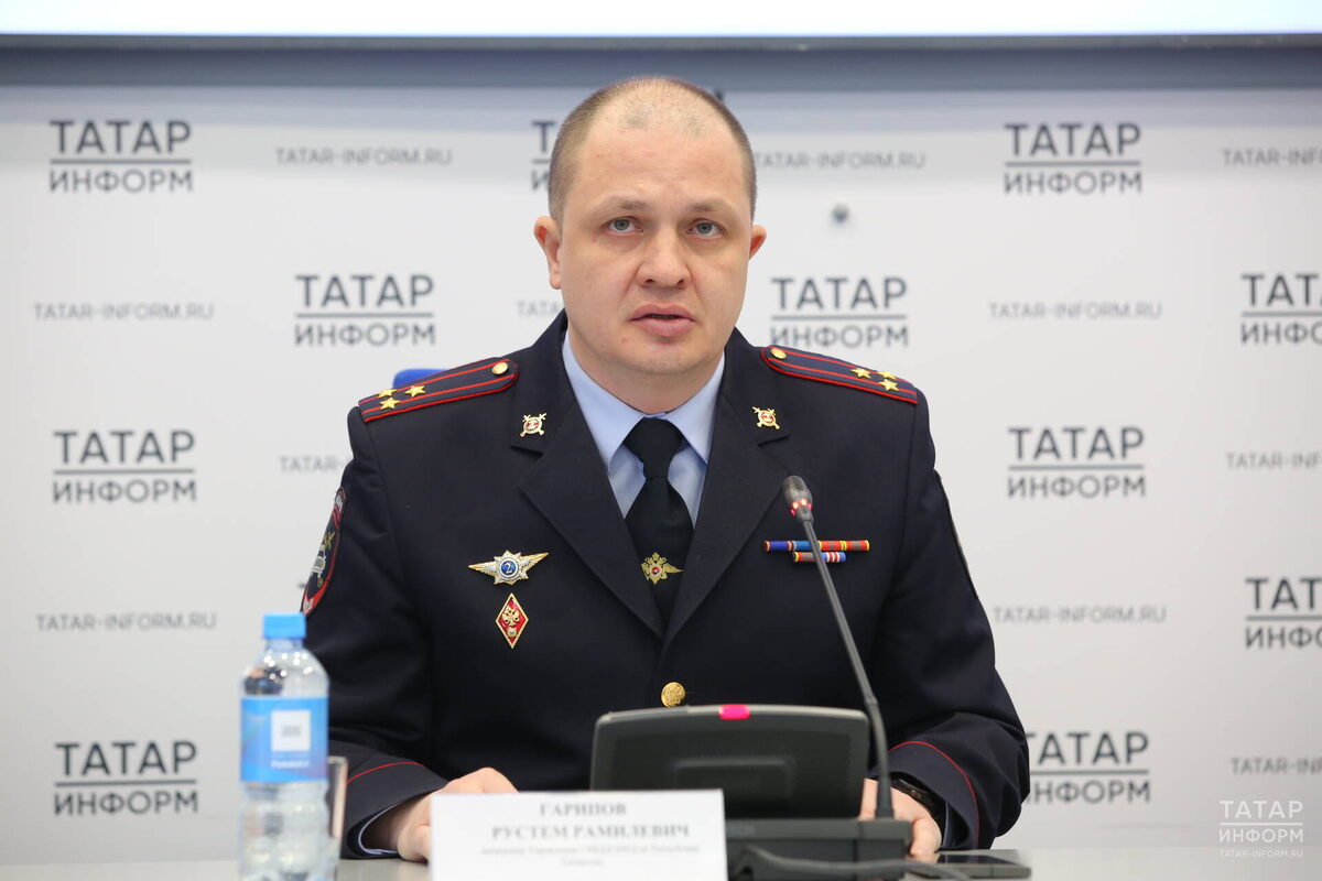 Рустем Гарипов: «Чаще всего аварии происходят из-за превышения скоростного режима, выезда на встречную полосу и наезда на пешеходов»Фото: © Султан Исхаков / «Татар-информ»