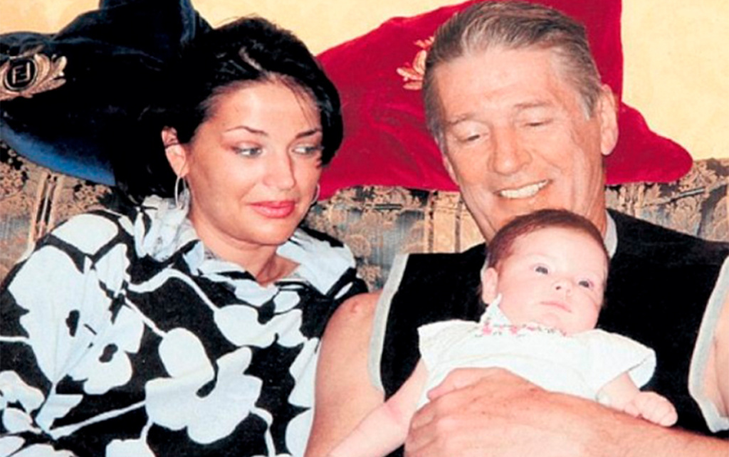  Александр Абдулов с Юлией и маленькой Женей. Фото: клео.ру