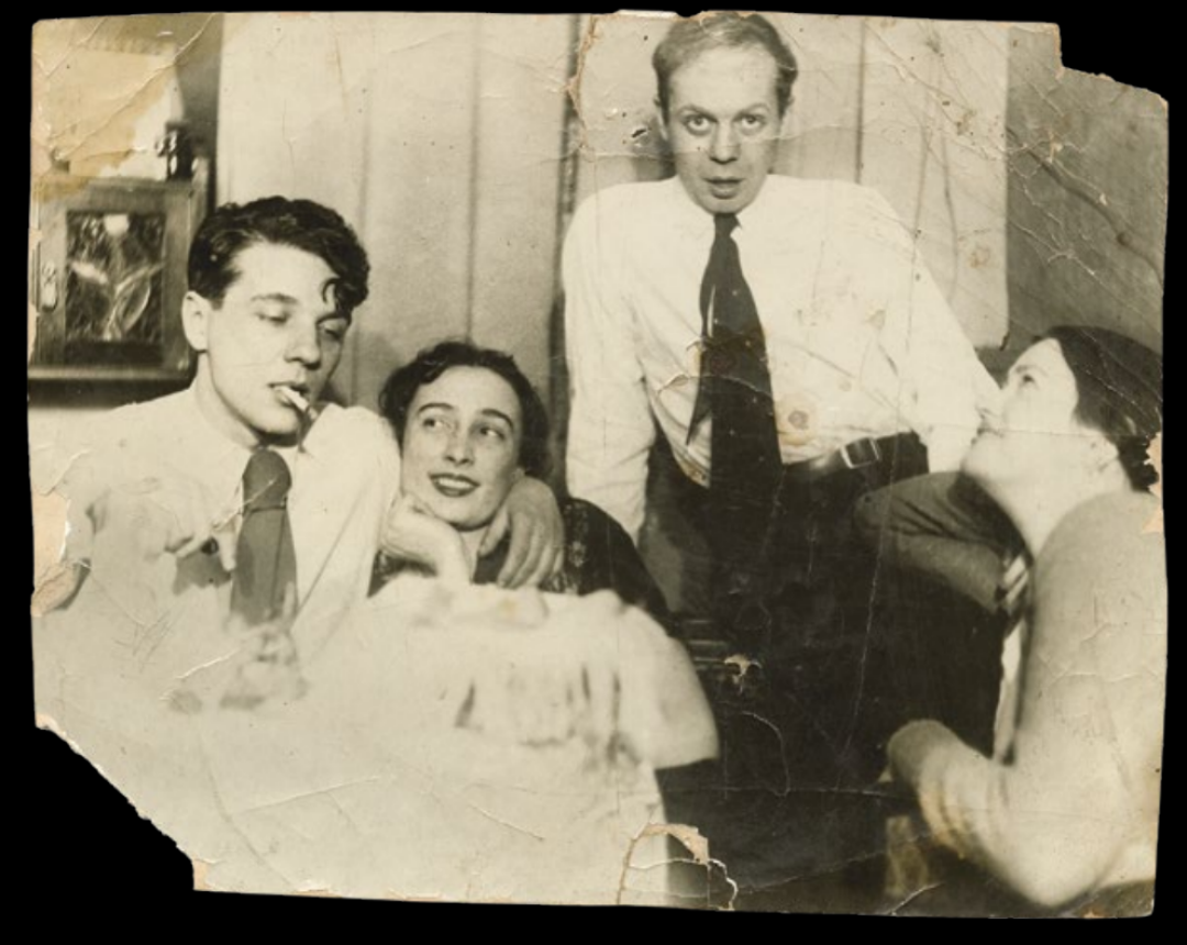    Фотография Галины Викторовой, Леонида Липавского, Тамары Липавской и Александра Введенского. Отпечаток. Ленинград, 1938 Фото: Изображения предоставлены «Собака.ru» пресс-службой Музея ОБЭРИУ