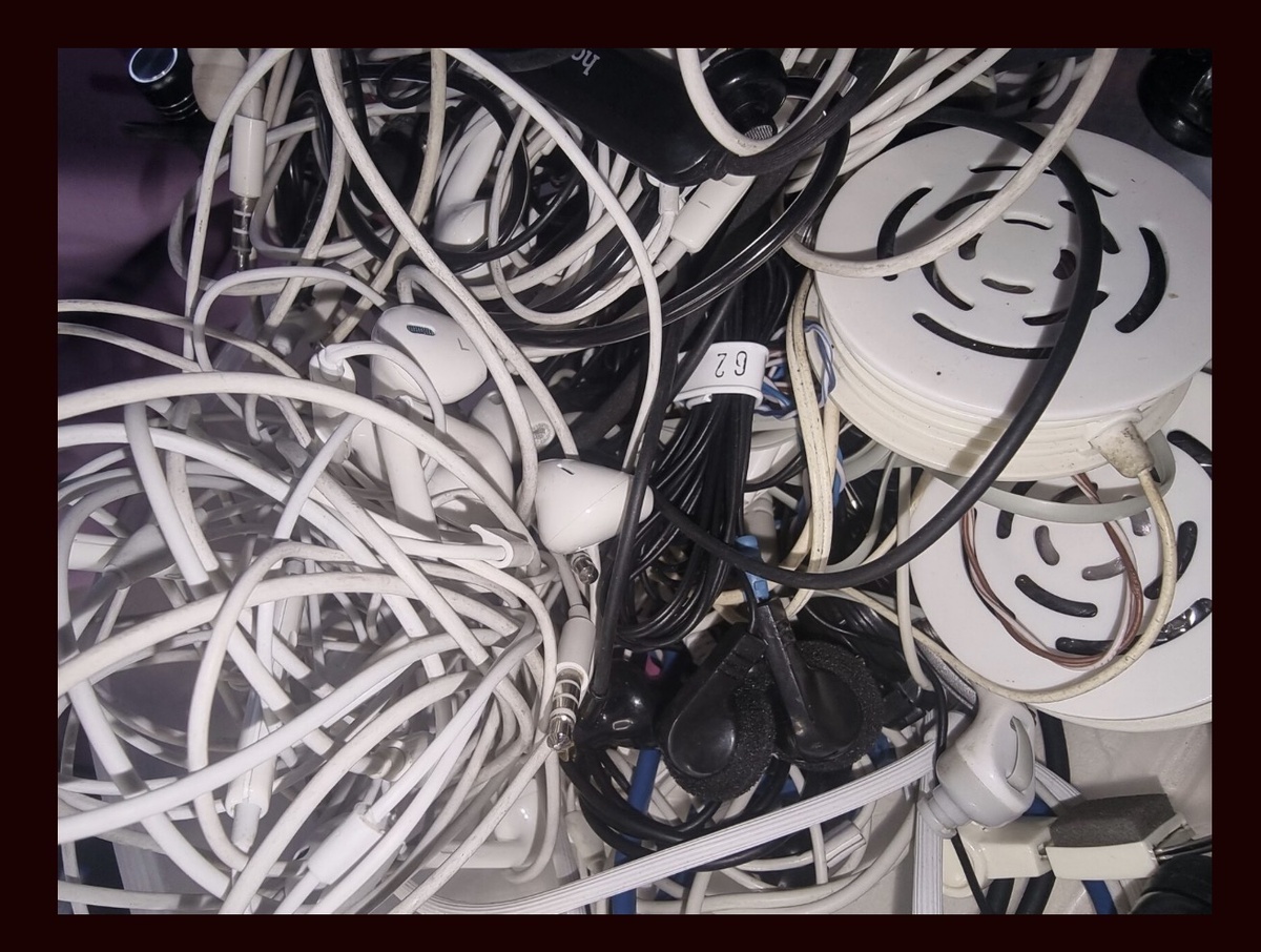 Фото материалов собранных для проекта при поддержке мастерской фонда «Второе Дыхание»