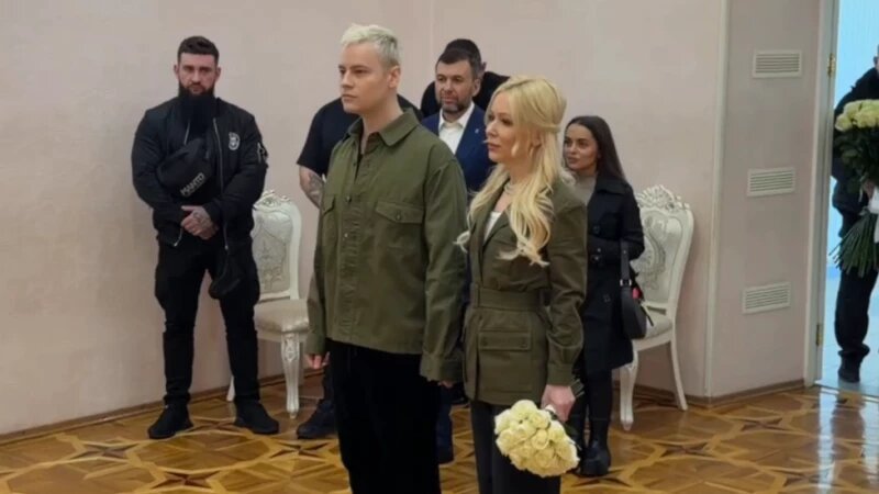     Екатерина Мизулина и SHAMAN расписались. Скриншот видео