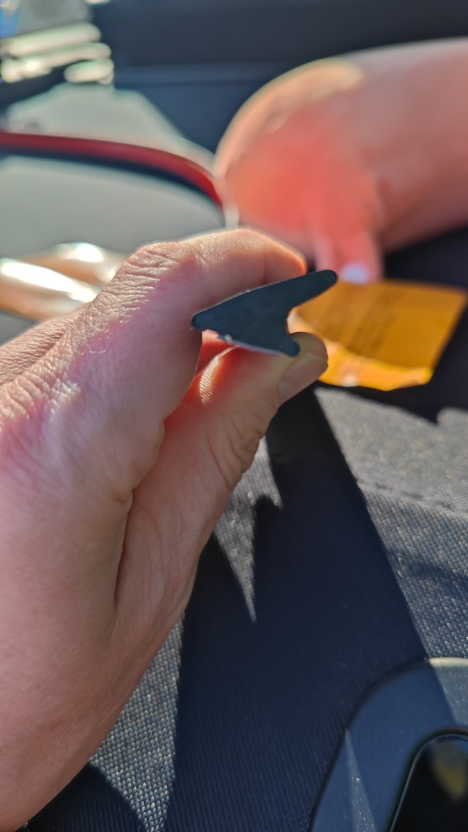 Высота резинки 15 миллиметров.