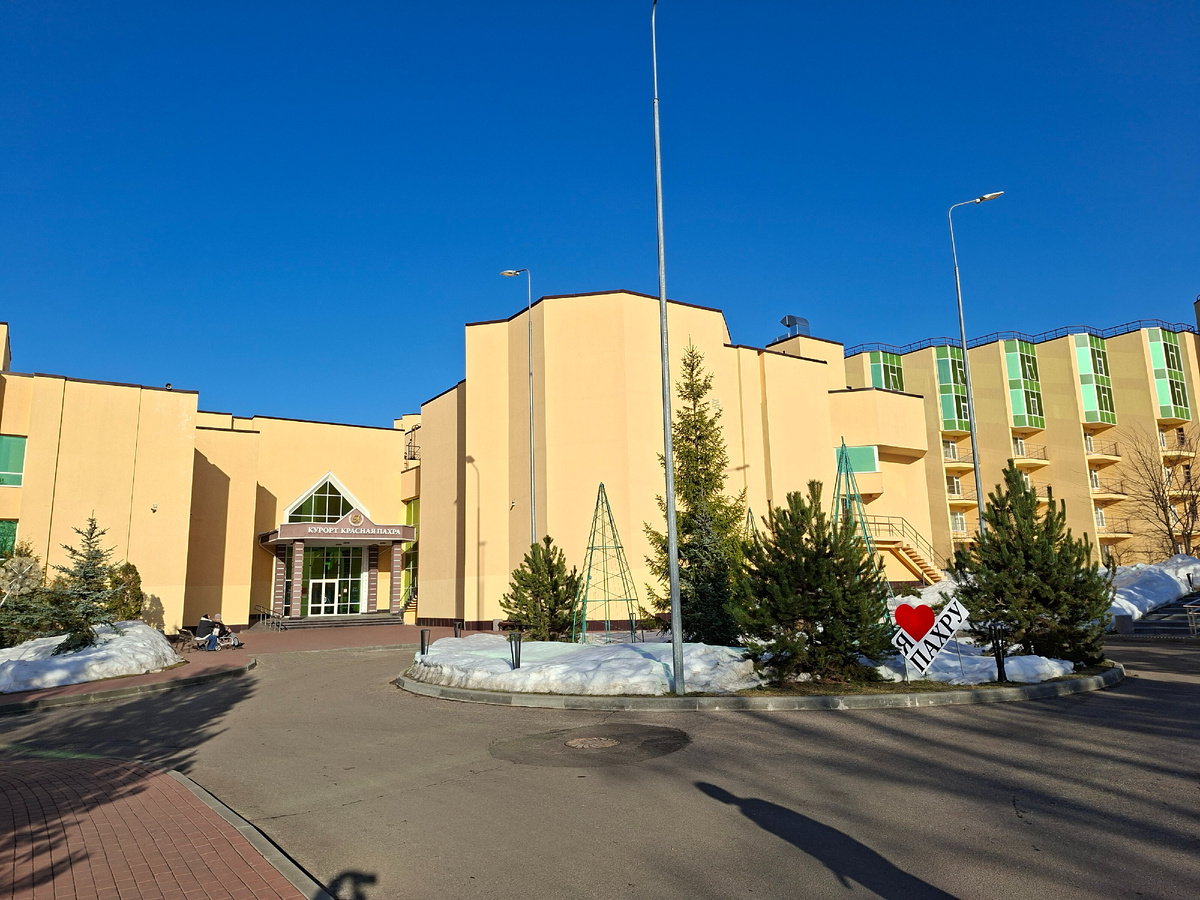 фото автора главный корпус