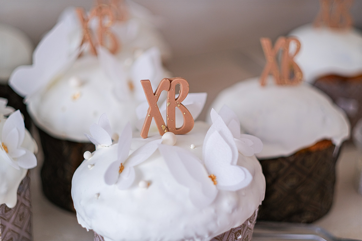 laowaika / Shutterstock / FOTODOM📷Вы можете испечь заранее куличи, которые традиционно едят на Пасху