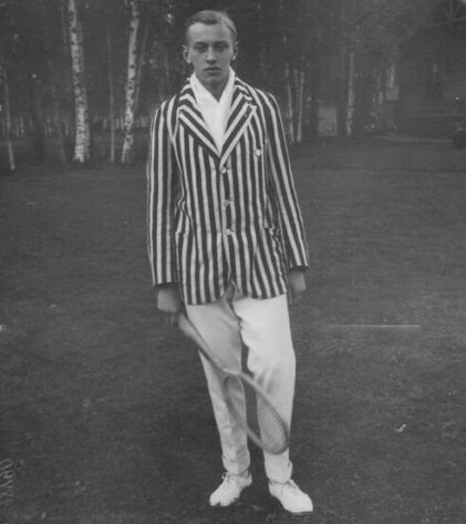 Лейтенант Артур Макферсон стал чемпионом России по теннису в парном разряде в 1914 году.