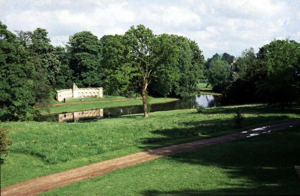 Елисейские поля в английском парке Стоу