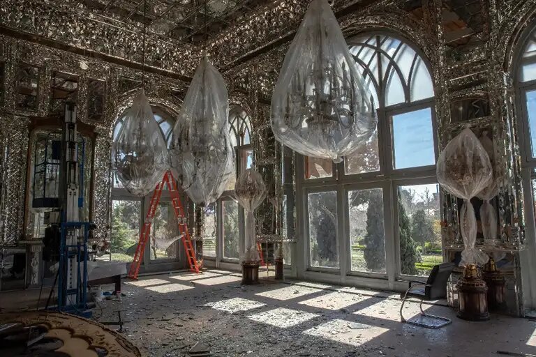    Дворец Голестан после ударов. Фото: NYT
