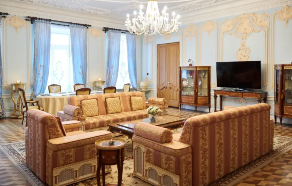 Обзор отеля Дворец Трезини в центре Петербурга