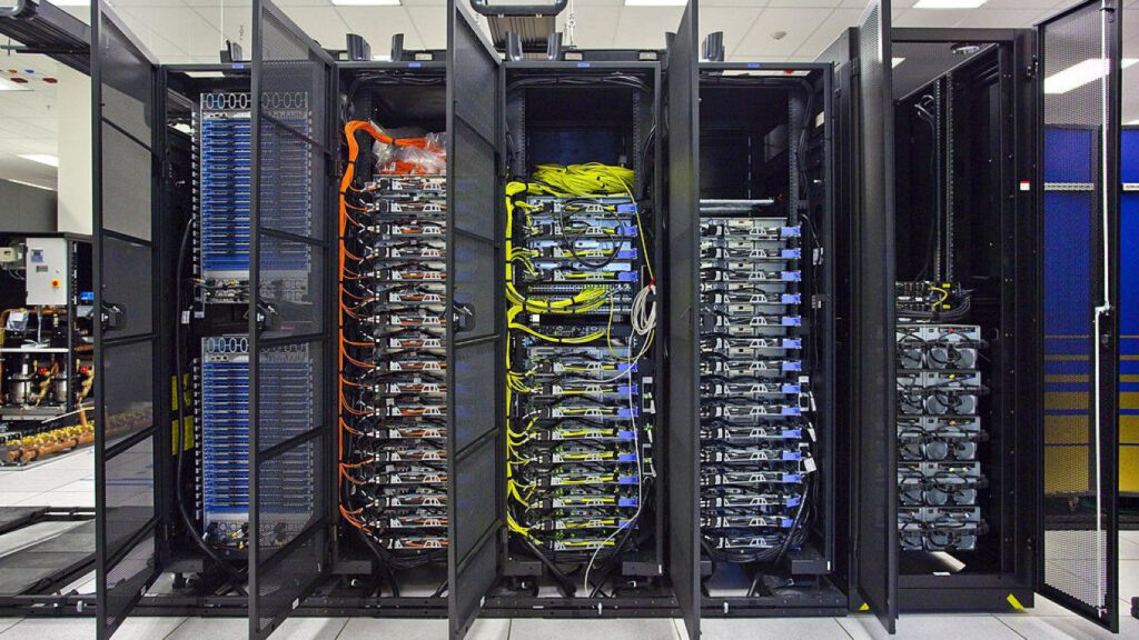      Глава АМОР Дмитрий Галушко: «Из-за блокировок каналы трафика мобильного Интернета простаивают, а качество проводного падает»
