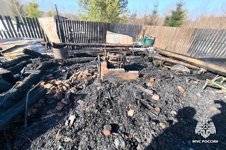   От бани остались угольки. ГУ МЧС по Ярославской области