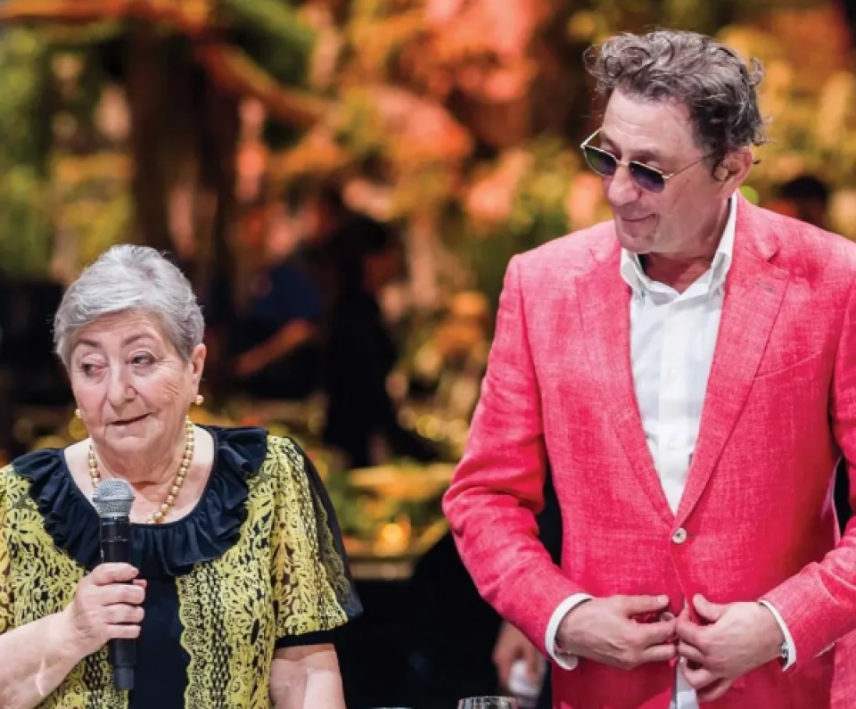    Григорий Лепс с мамой. Источник: inst/gvleps *