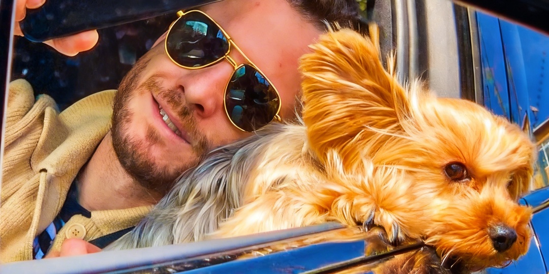 Керем Бюрсин и его йоркширский терьер Гектор: особенности характера и ухода.