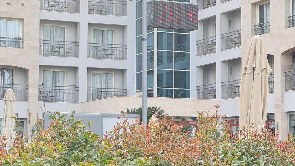 Кемер встречает