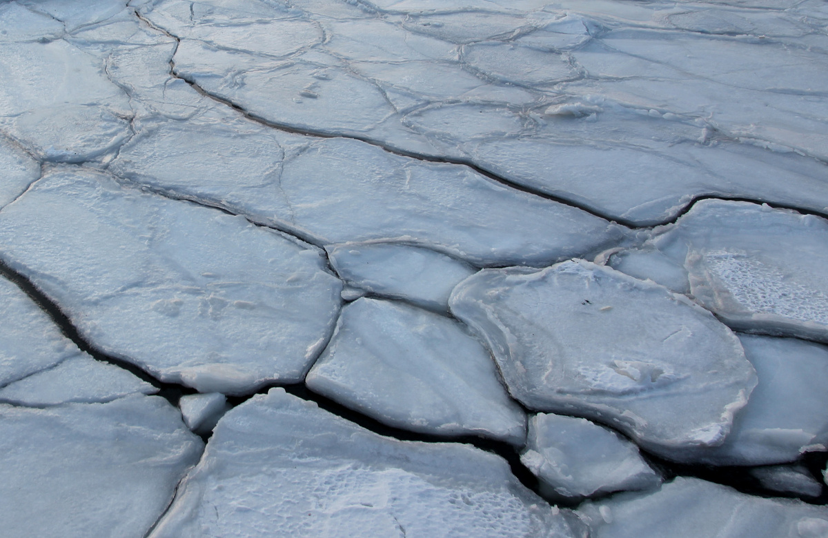    Разбитый лед зима весна осень GLP