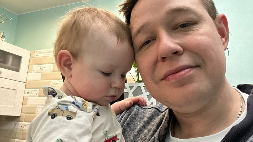 Вот этот маленький человек, сейчас впервые сказал ПАПА