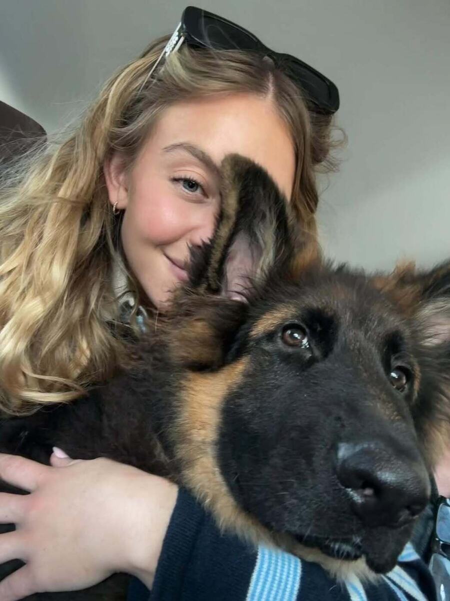     Сидни Суини и Салли