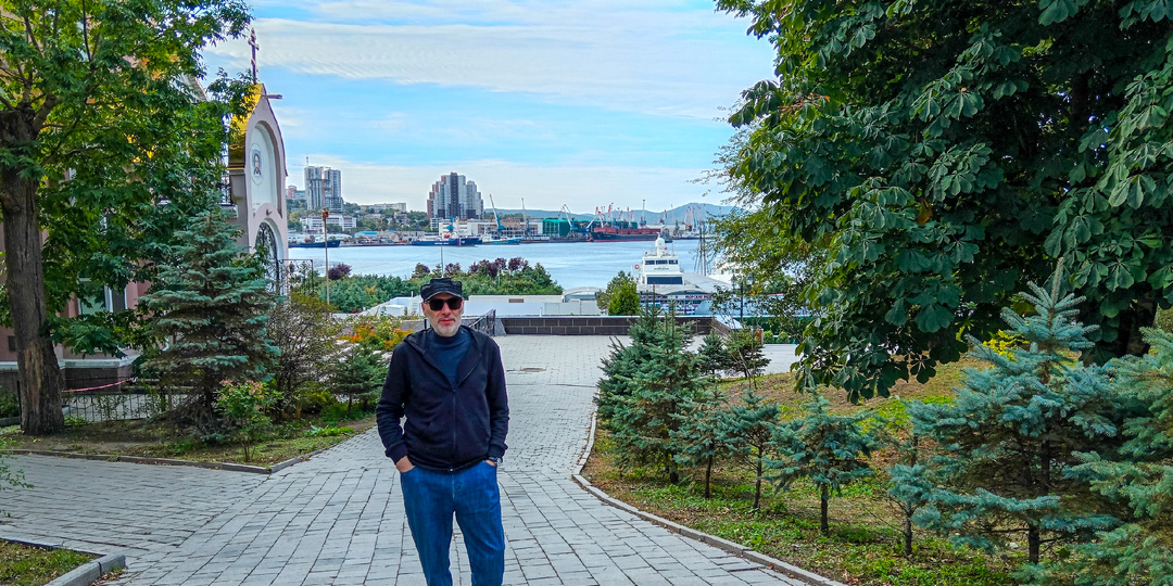 На дачу свекровь своих подруг повезла, таких же, как она, свекровей. Не знали они, что муж уже меня бросил