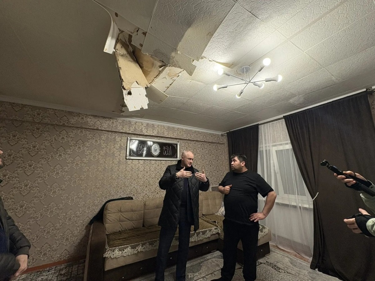    В аварийном доме в Пыть-Яхе из-за скопившегося на крыше снега обрушился потолок