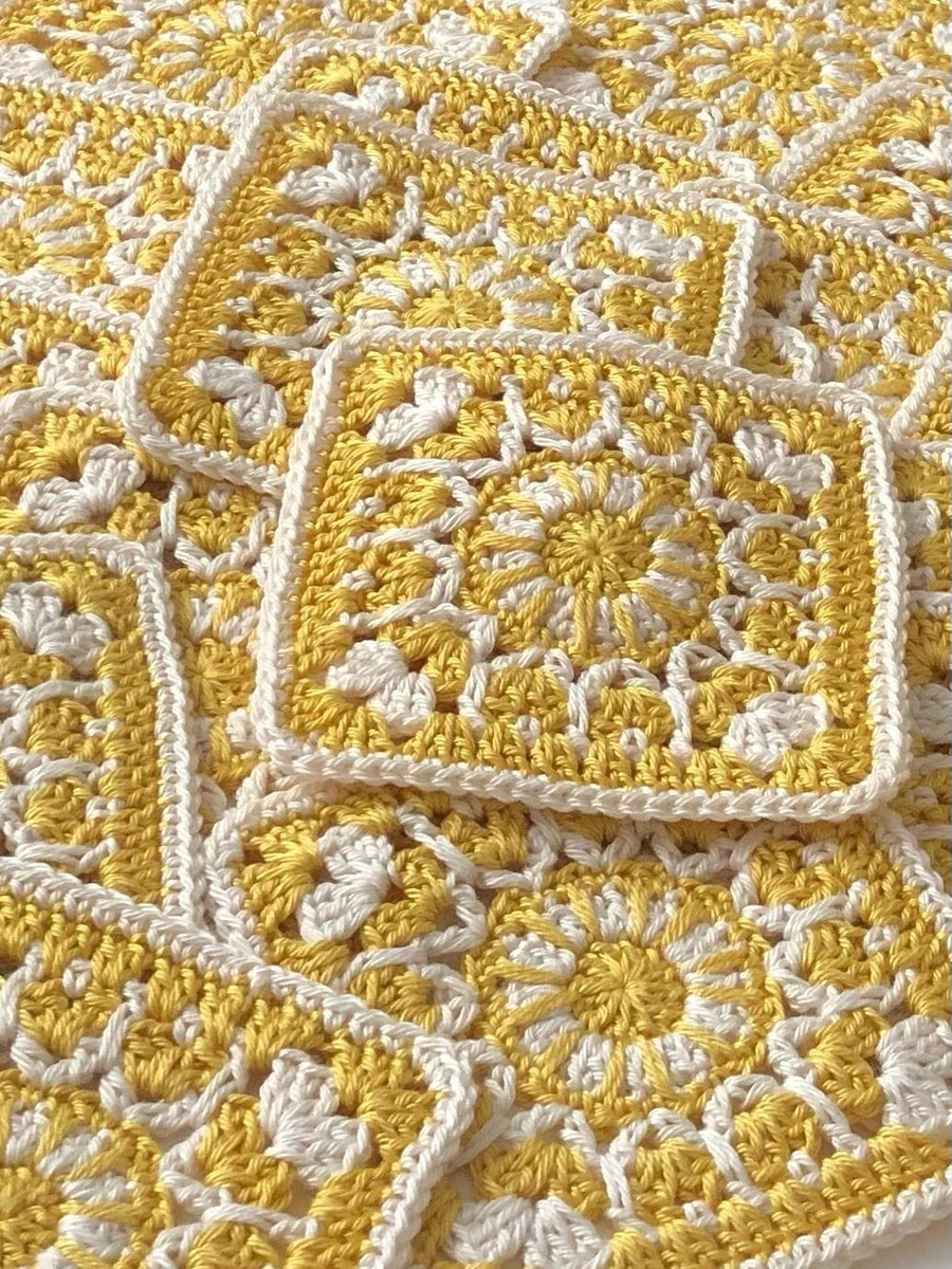 квадратный мотив крючком