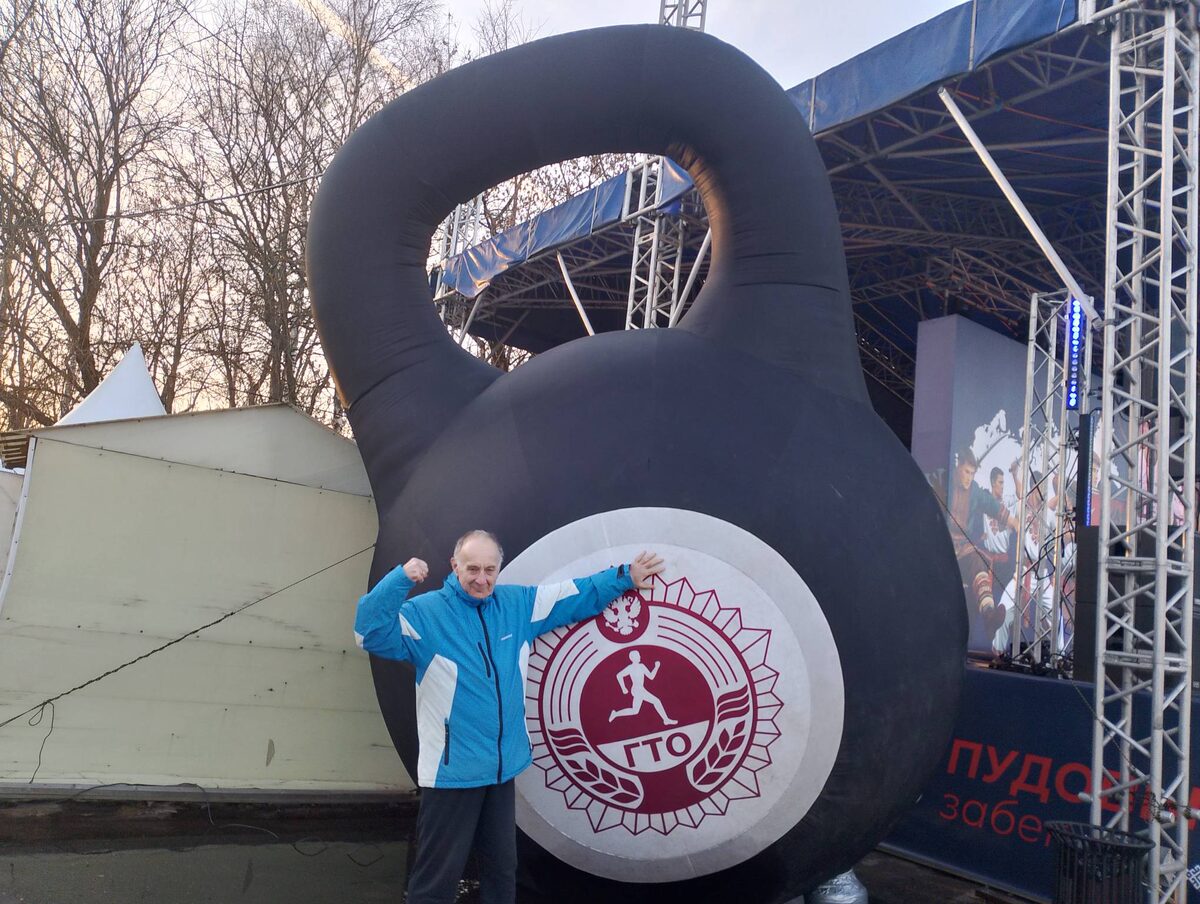 Вот такие, примерно, гири я поднимал, когда занимался спортом.