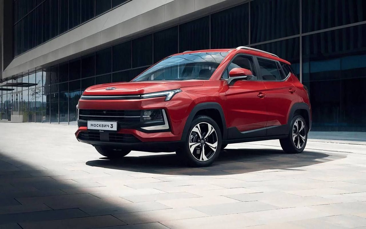Бензиновый кроссовер Москвич 3 подорожал с переходом в 2026 модельный год.