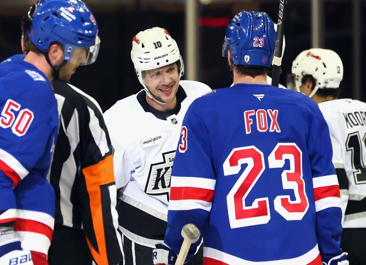     В Лос-Анджелесе о результативной игре Панарина против «Рейнджерс»: рады, что он с нами