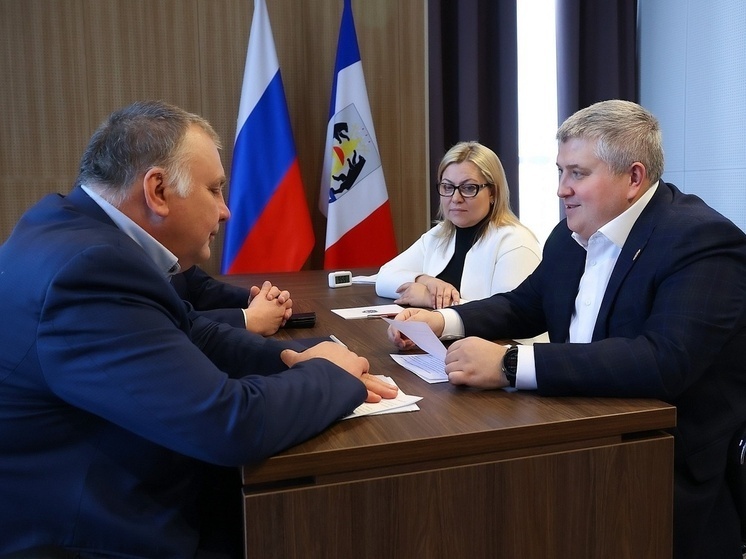     Речь шла о проведении телемедицинских консультаций и отправку юных пациентов со сложными случаями в Педиатрический университет. Фото: пресс-служба правительства Новгородской области