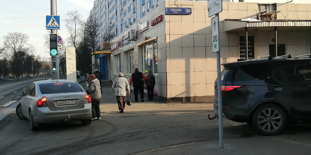 Целый день ушёл на замену счетчика горячей воды, получила за это нагоняй от мужа и подруги.