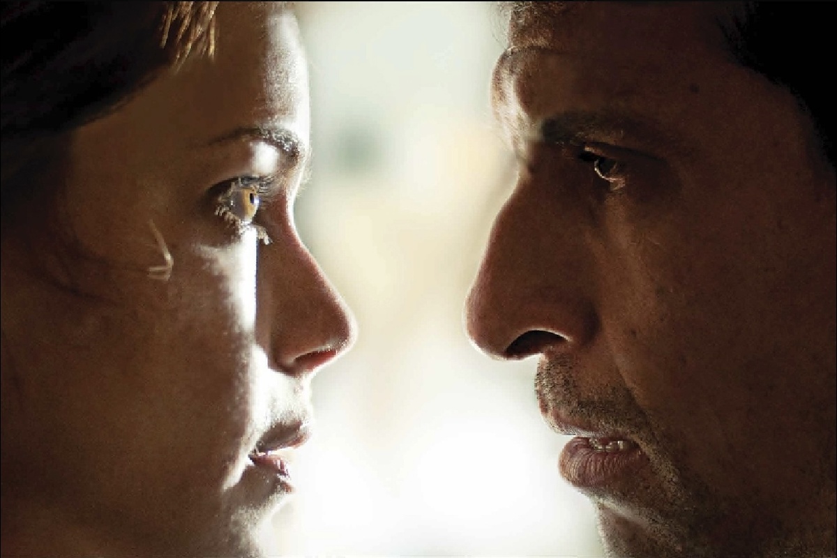 Триллер, драма, преступление. Бразилия. В главных ролях: Леандра Леал, Мильем Корташ, Фабиула Нассименту.