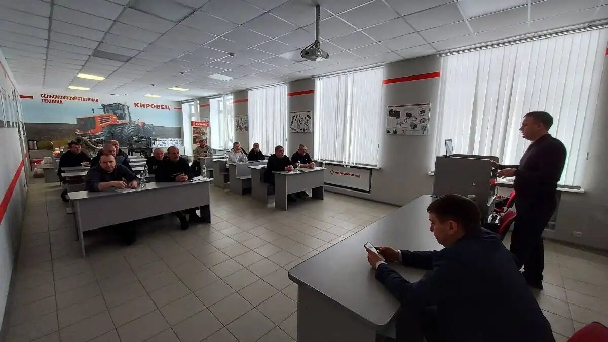 Фото: kirovets-ptz.com / Петербургский тракторный завод
Типовые ошибки при обслуживании и эксплуатации тракторов КИРОВЕЦ и как их избежать — мнение Петербургского тракторного завода