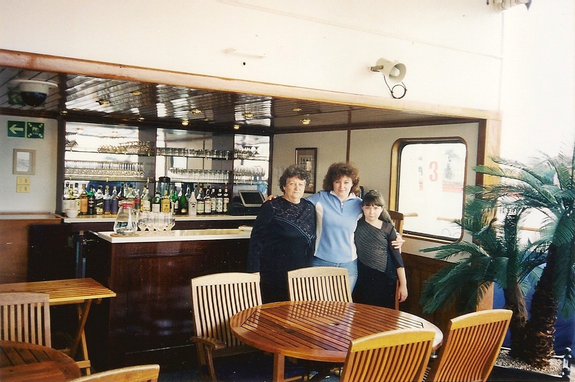 Моя мамочка и доченька у меня на параходе!