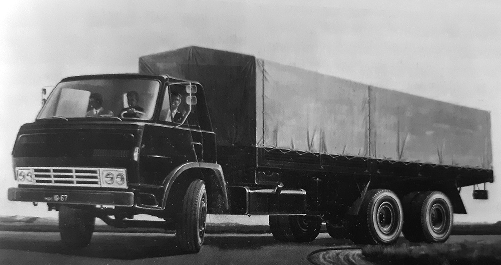 Эскиз будущего грузовика инженера-художника ЗИЛ Л. Самохина