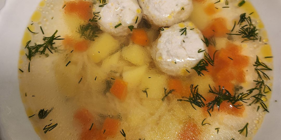 Картофельный суп с куриными фрикадельками