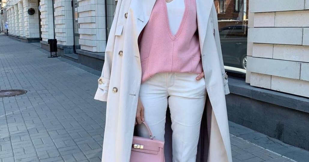 Розовый бывает разным и его можно носить и после 50