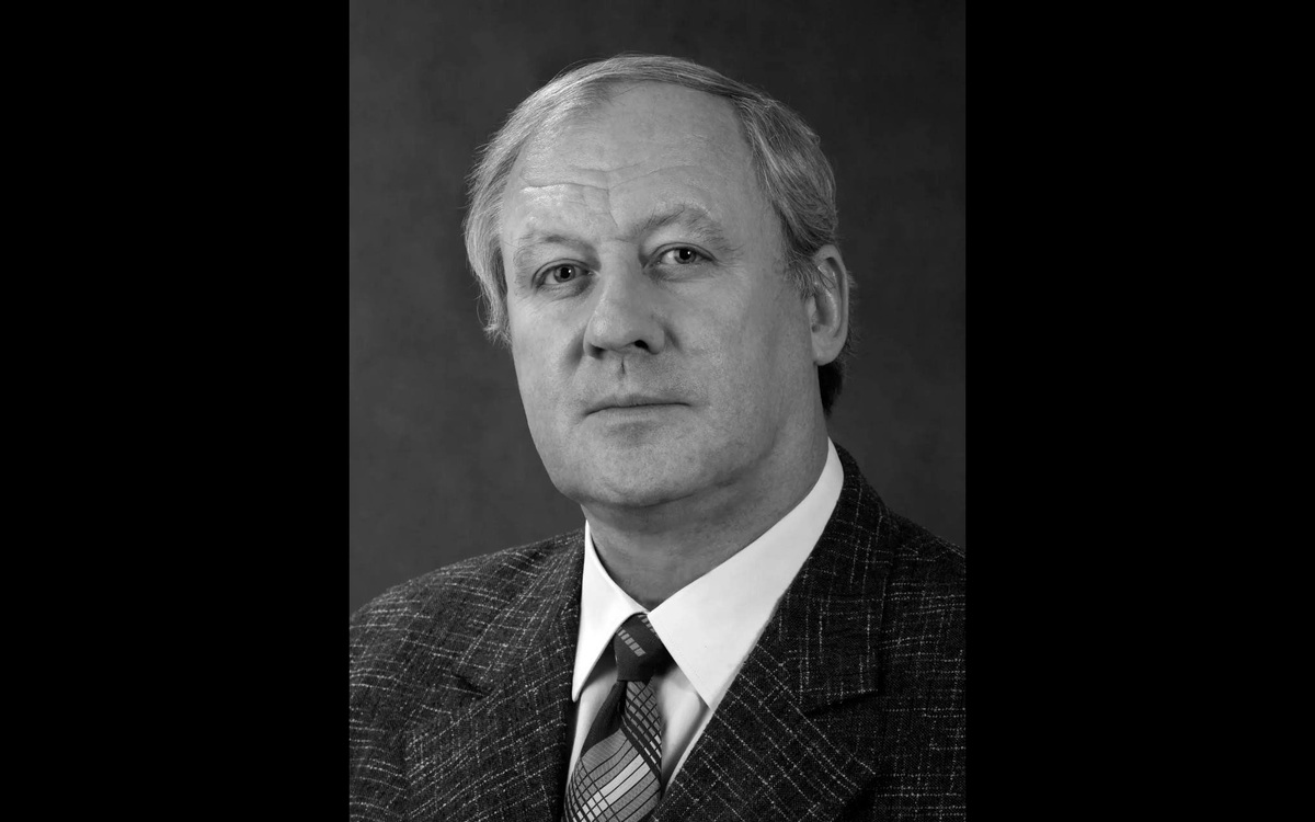    Дмитрий Твердохлебов