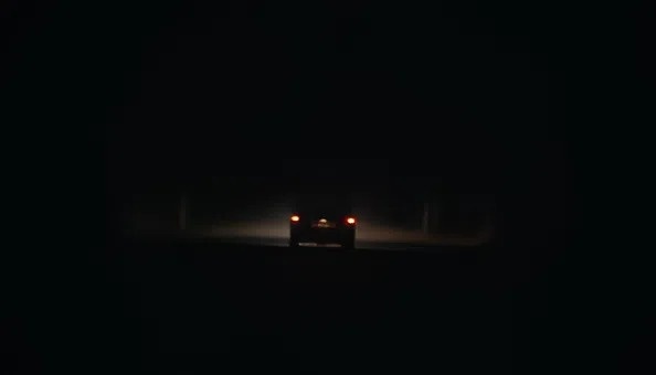 Кадр из фильма It Ends. Режиссер: Алекс Аллом. Производство: Aymara Films, Please Hold Pictures, Snoot Entertainment