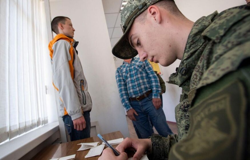    Минобороны ужесточает отбор контрактников: в армию не возьмут с шизофренией и фобиями