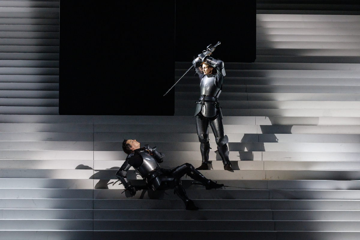 Иоанна, Лионель, сцена из спектакля, фото с  официального сайта МАМТ