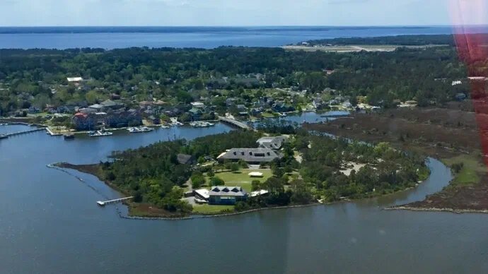 Остров Роанок сегодня находится в округе Дэр, штат Северная Каролина, США. Вот как выглядит это место сейчас.