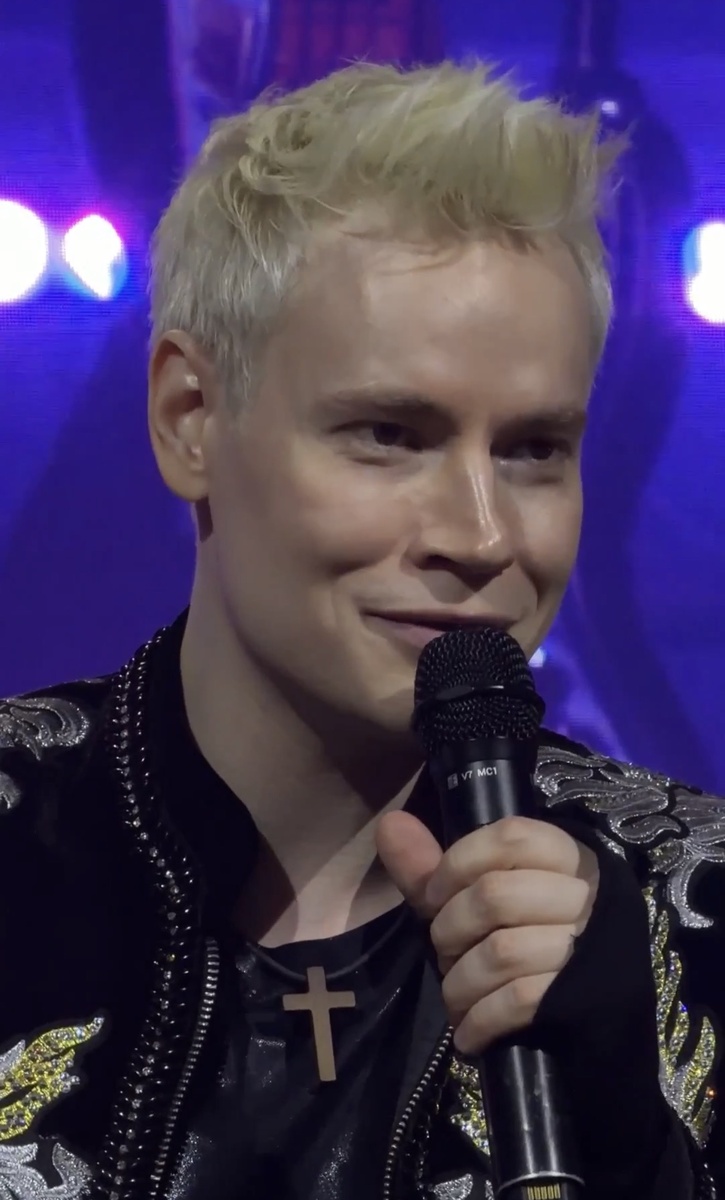 Вот так красавчики-то и выглядят. Из интернета 