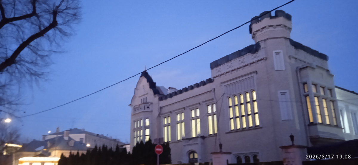 Замок фабриканта Кноппа (только что отреставрировали). 