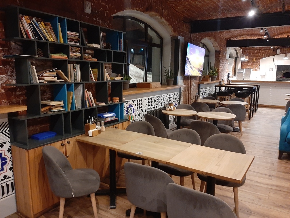 В таком кафе встречались. Фото автор