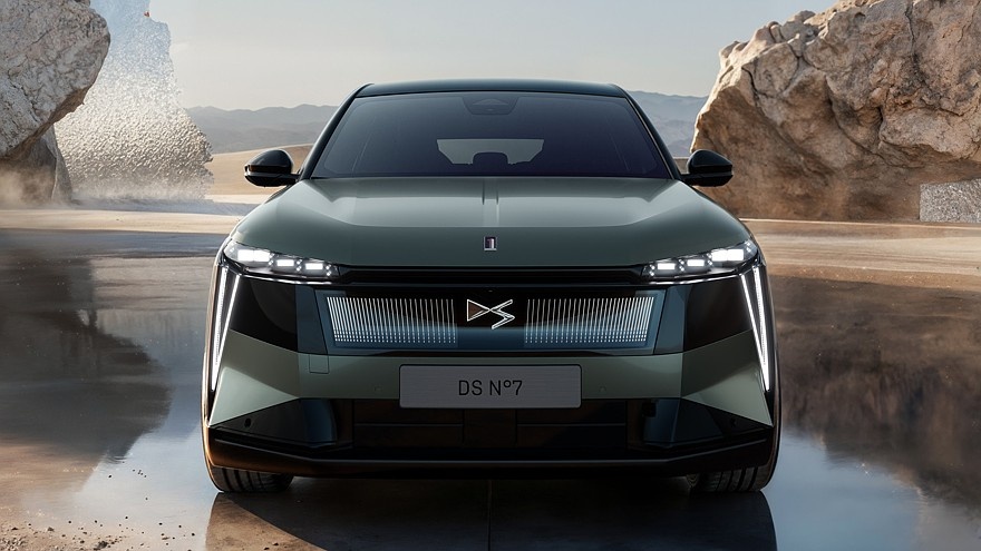    На фото: DS №7