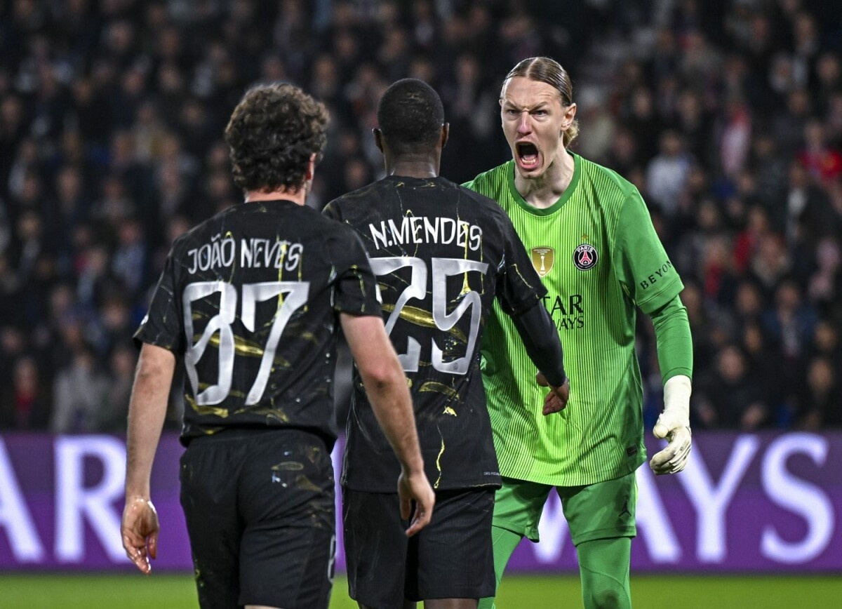     Французские фаны не поддержали сомнения Пети в Сафонове: он лучший игрок «ПСЖ»