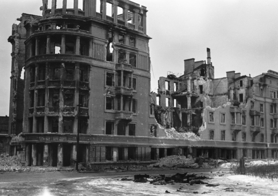    Многие советские города лежали в руинах. На фото - Сталинград. Фото: А. Красавин/ТАСС