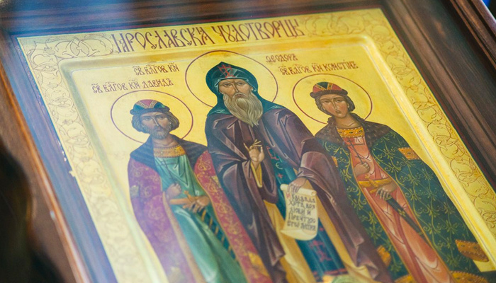    БЛАГОВЕРНЫЕ КНЯЗЬЯ ФЕОДОР, ДАВИД И КОНСТАНТИН. ФОТО: WWW.PRAVOSLAVIE.RU