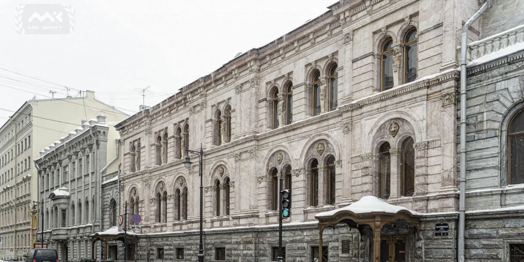 Парадоксальная двухкомнатная квартира в Малом Мраморном дворце