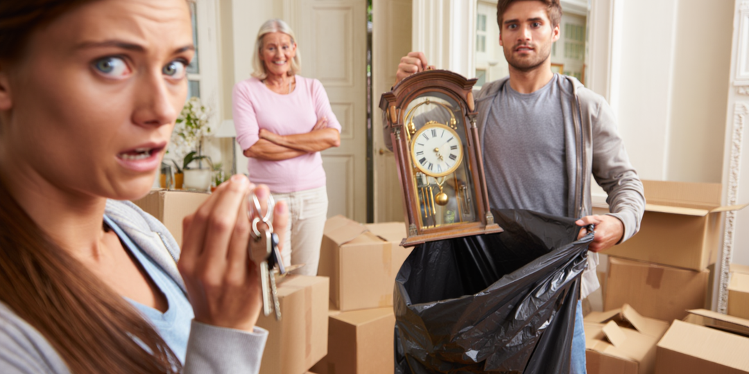 — Я уже перевез вещи мамы в твою новую квартиру, она займет самую просторную спальню! — уверенно заявил муж,