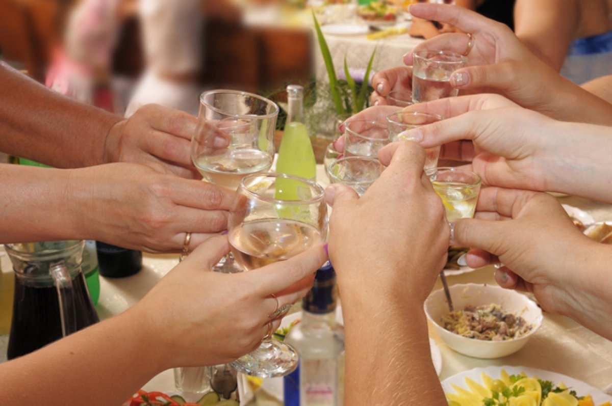 А вот Эркюль Пуаро пил кофе...